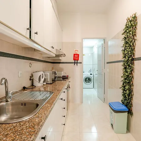 Down Town House بيت للعطل